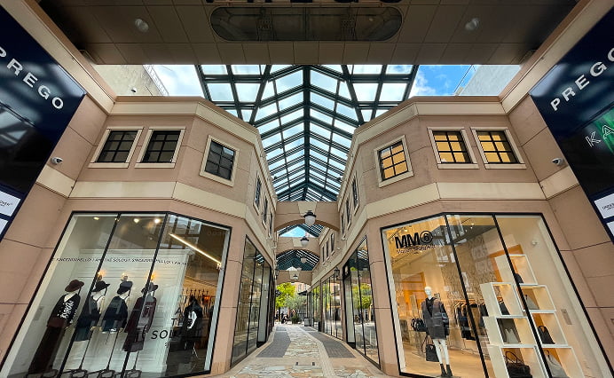 商業施設「プレーゴ」